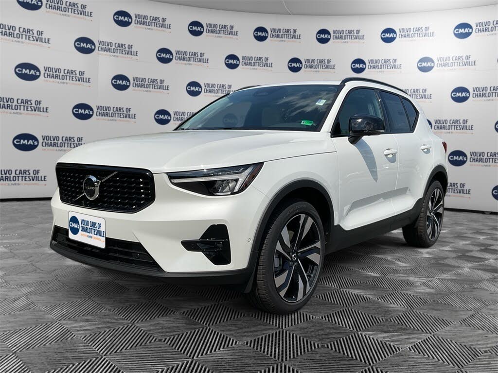 2026 Volvo XC40 B5 Plus AWD