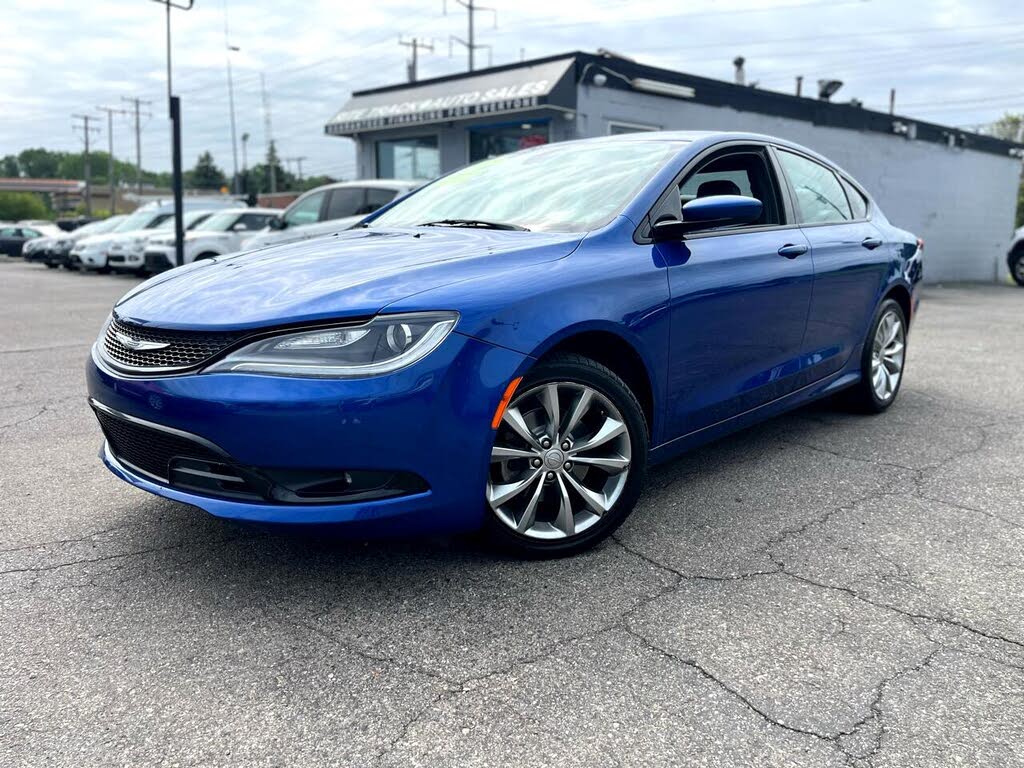2015 Chrysler 200 S Sedan FWD
