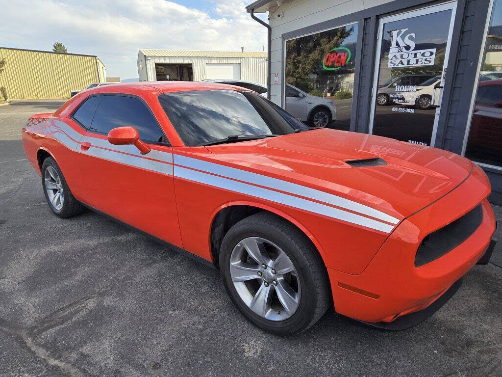 2020 Dodge Challenger SXT RWD