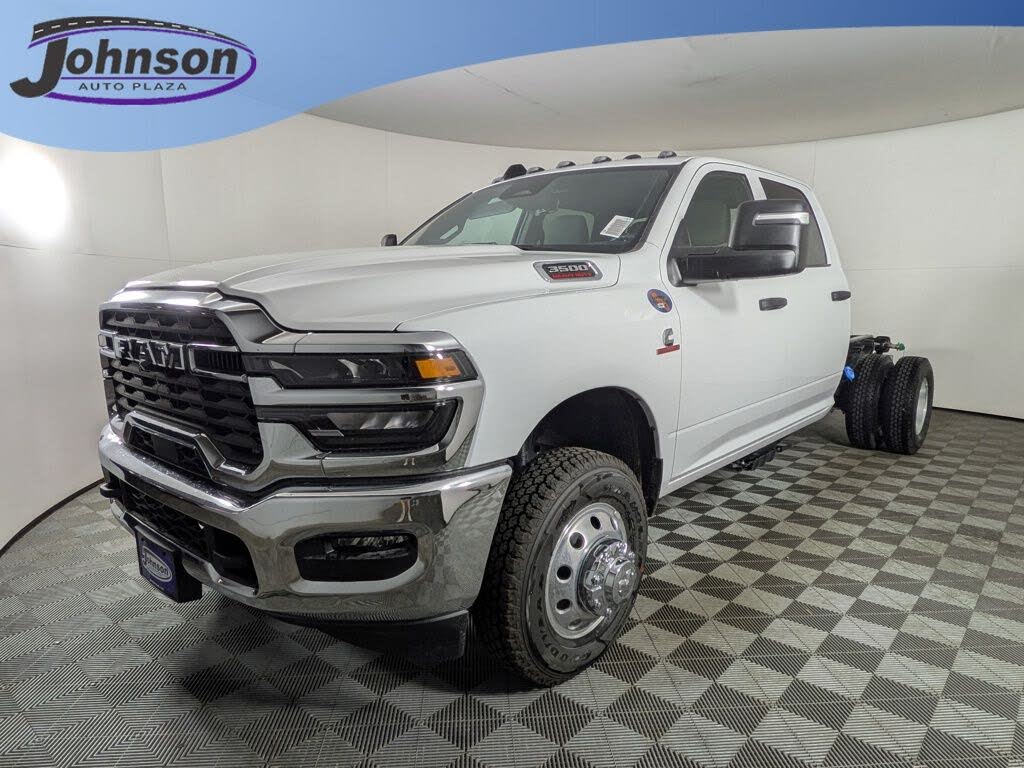 2025 RAM 3500 Chassis Tradesman Crew Cab LB DRW 4WD