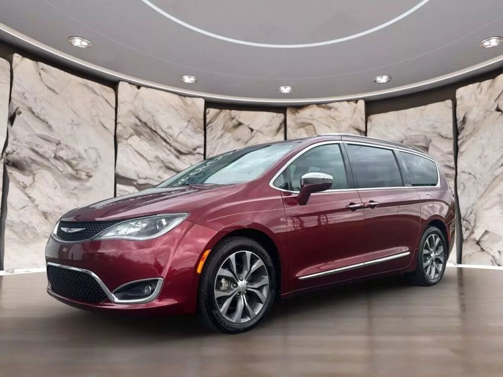 2017 Chrysler Pacifica Limited FWD