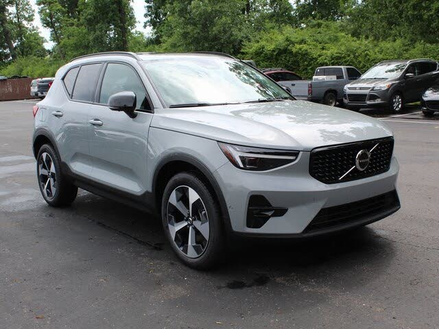 2026 Volvo XC40 B5 Plus AWD