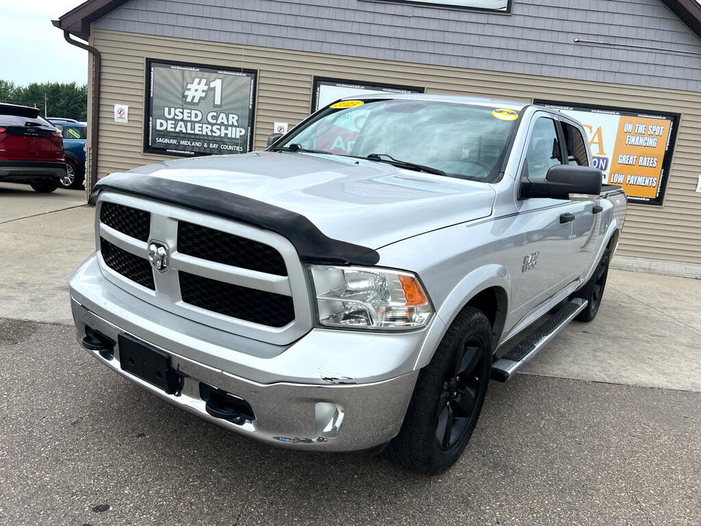 2015 RAM 1500 SLT Crew Cab 4WD