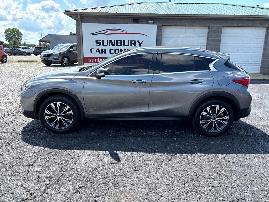 2017 INFINITI QX30