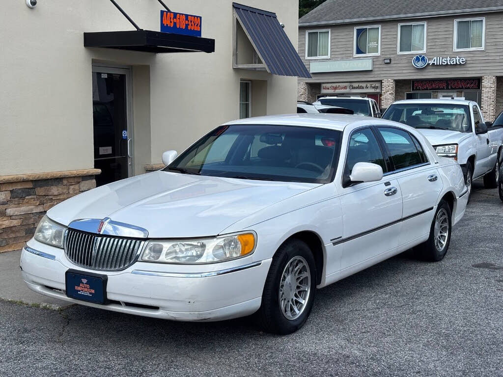 2000 Lincoln Town Car Signature