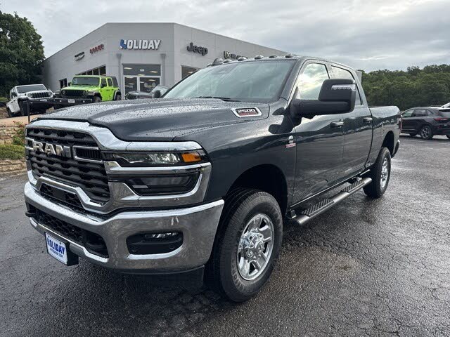 2025 RAM 2500 Tradesman Crew Cab 4WD