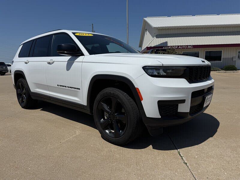 2022 Jeep Grand Cherokee L Altitude 4WD