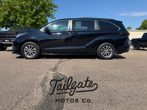 Toyota Sienna LE 8-Passenger AWD