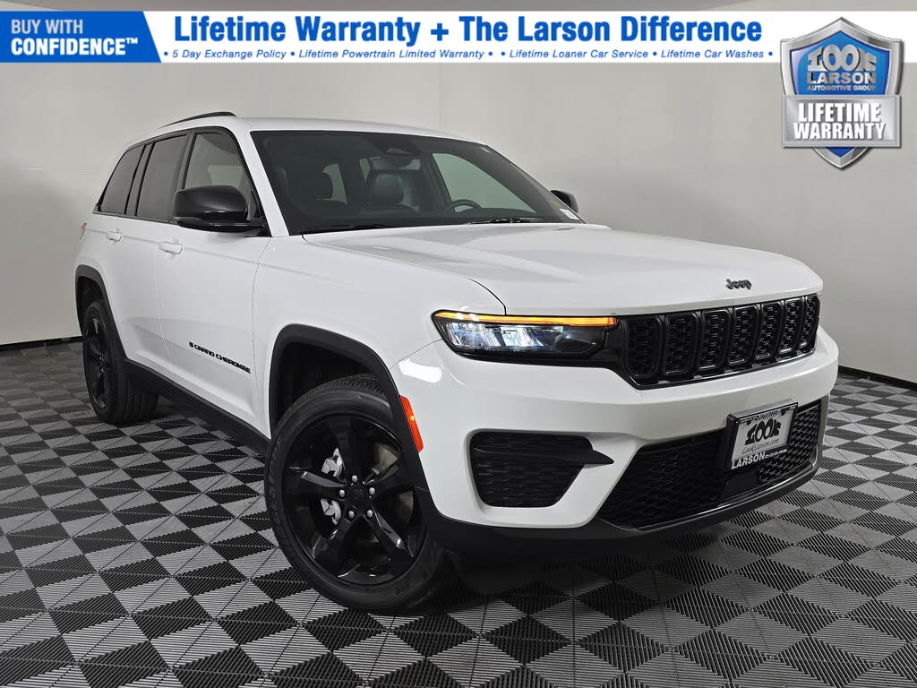 2023 Jeep Grand Cherokee Altitude 4WD