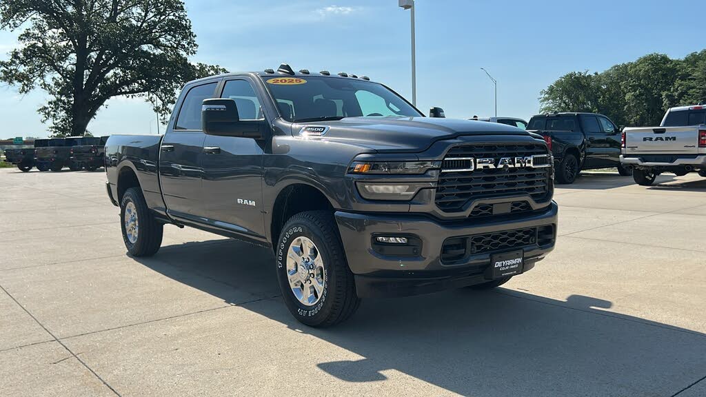 2025 RAM 3500 Big Horn Crew Cab 4WD