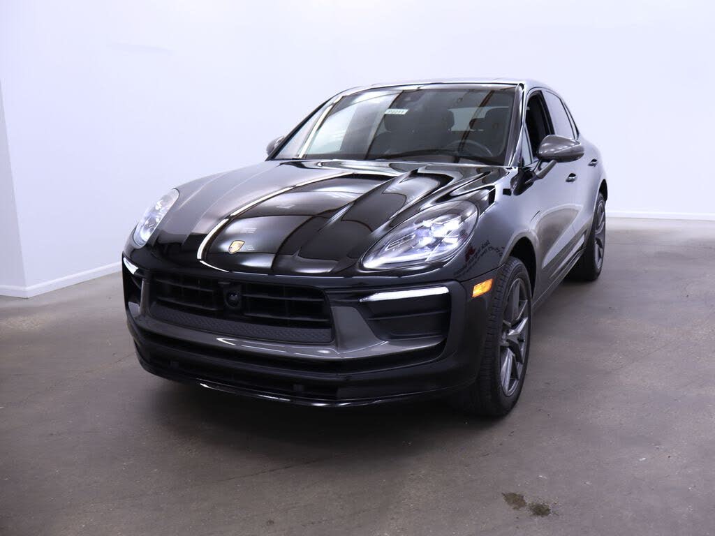 2025 Porsche Macan T AWD