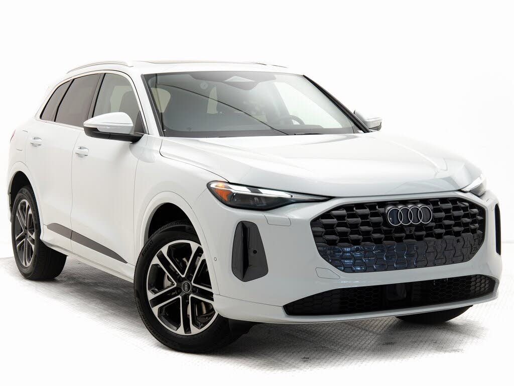 2025 Audi Q5 quattro Premium 40 TFSI