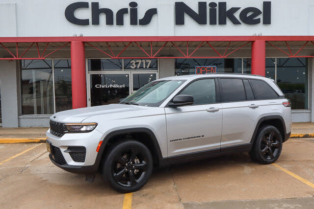 2023 Jeep Grand Cherokee Altitude 4WD