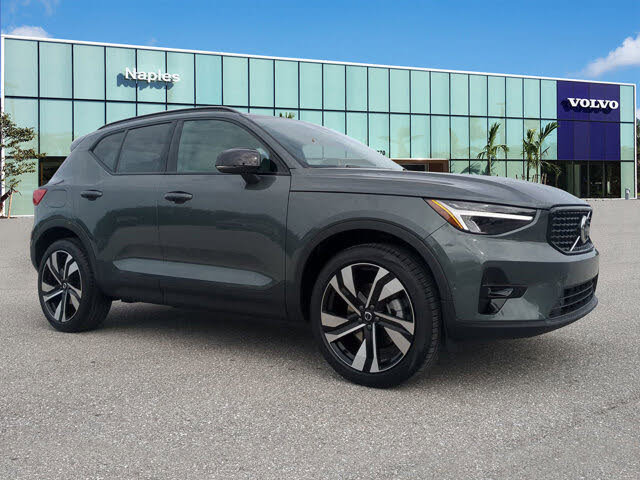 2026 Volvo XC40 B4 Plus FWD