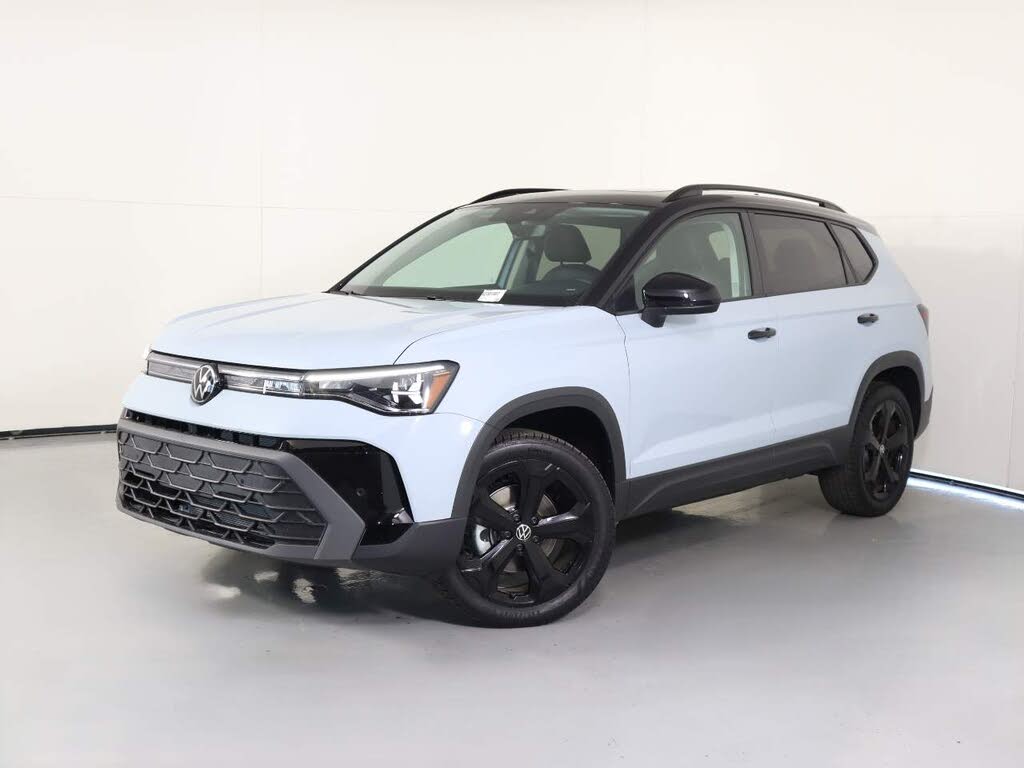 2025 Volkswagen Taos SE Black 4Motion