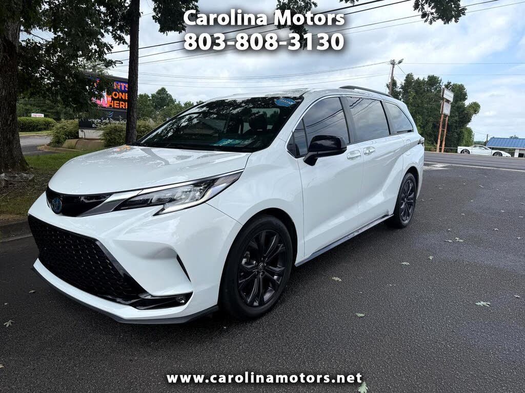 2022 Toyota Sienna XSE 7-Passenger FWD