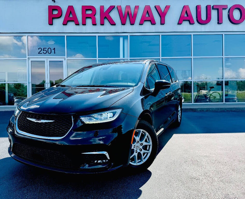 2023 Chrysler Pacifica Touring L FWD