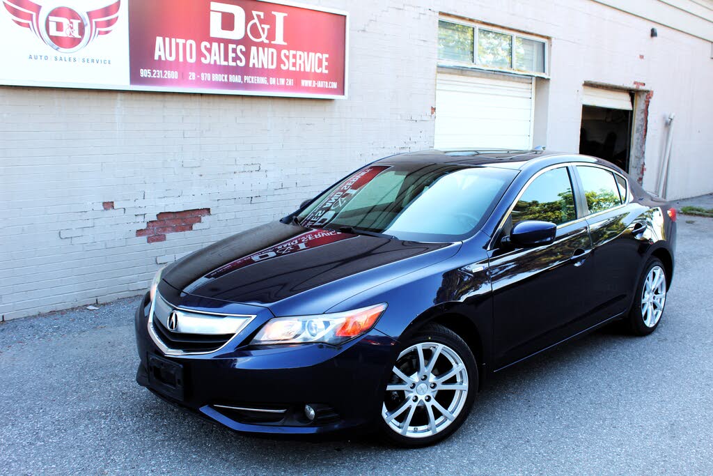 2013 Acura ILX 2.0L FWD with Technology Package