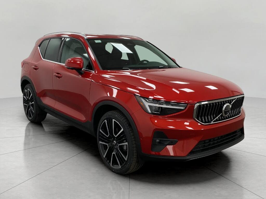 2025 Volvo XC40 B5 Ultra Bright Theme AWD
