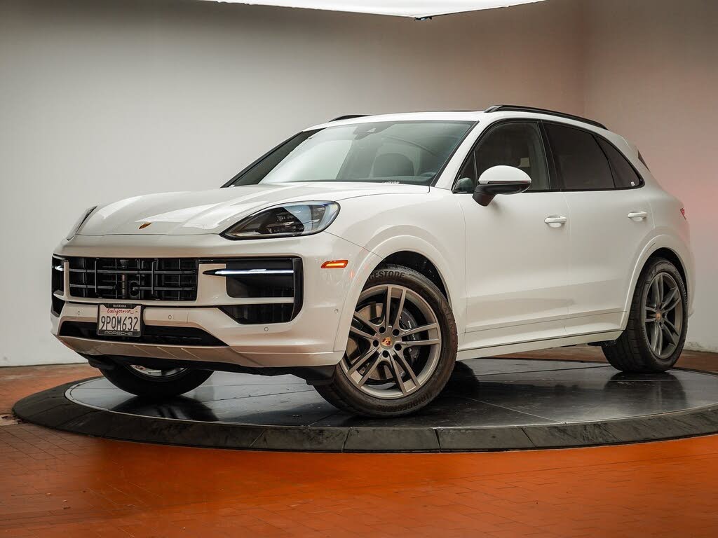 2025 Porsche Cayenne AWD