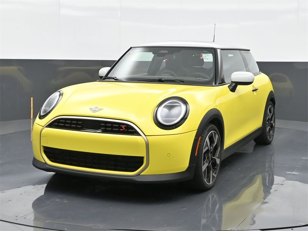 2025 MINI Cooper S Signature Trim 2-door Hatchback