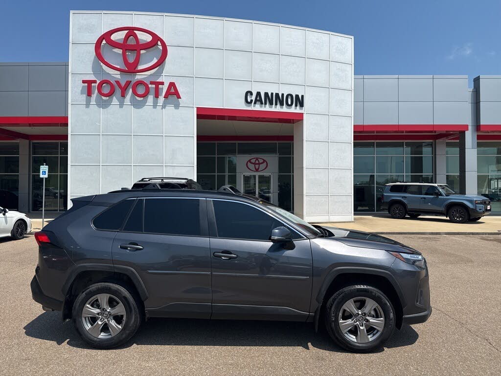 2024 Toyota RAV4 XLE FWD