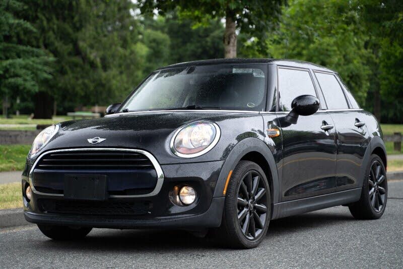2016 MINI Cooper 4-Door Hatchback FWD