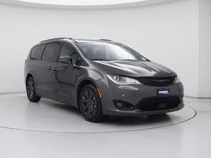 Chrysler Pacifica Hybrid Limited Red S FWD