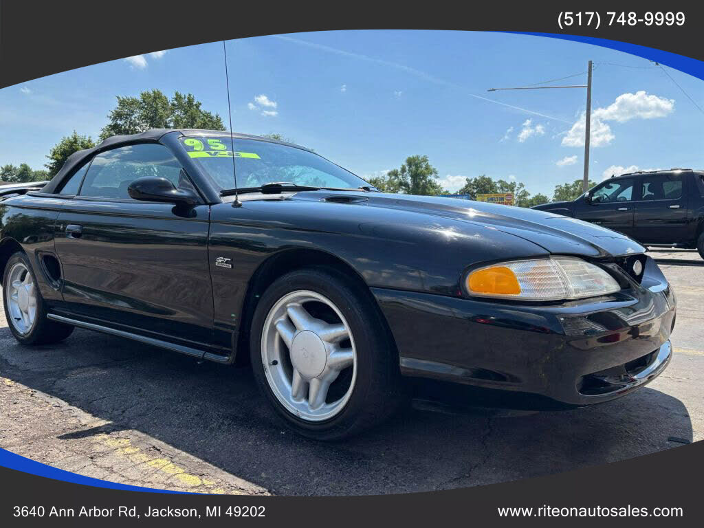 1995 Ford Mustang GT Convertible RWD