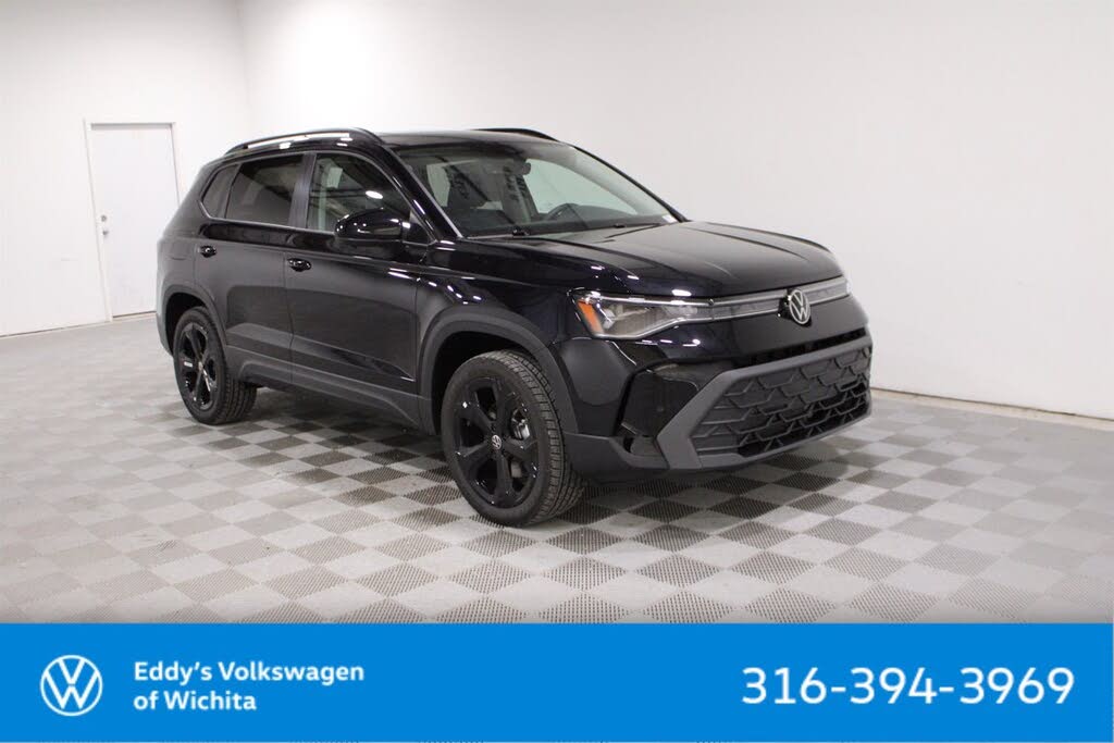 2025 Volkswagen Taos SE Black 4Motion