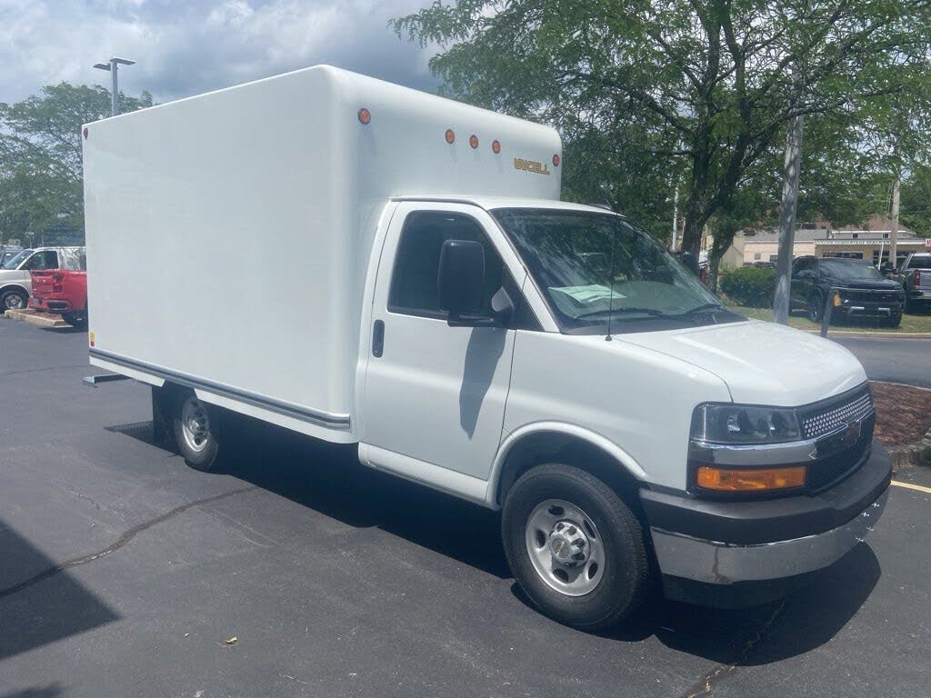 2025 Chevrolet Express Chassis 3500 Cutaway 139