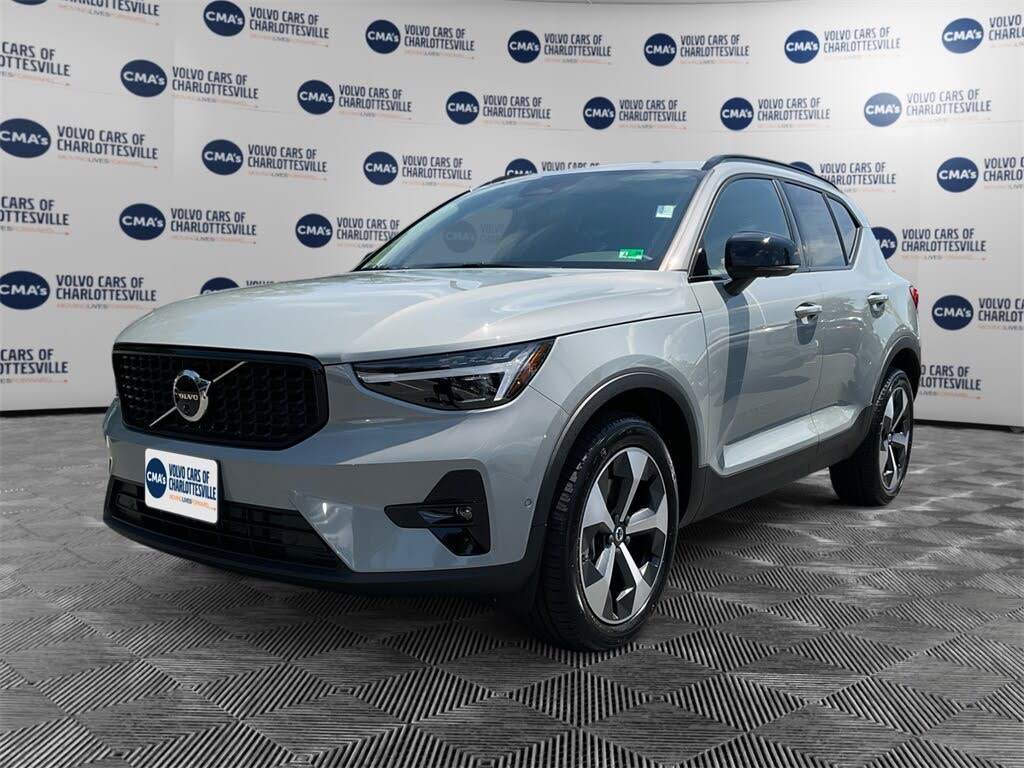 2026 Volvo XC40 B5 Plus AWD