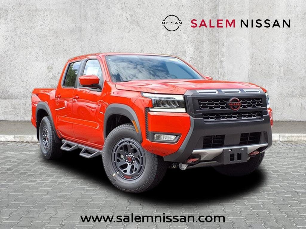 2025 Nissan Frontier PRO-4X Crew Cab 4WD