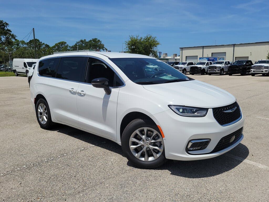 2025 Chrysler Pacifica Select AWD