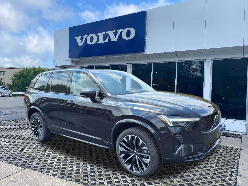 2026 Volvo XC90 B6 Ultra Dark 6-Passenger AWD