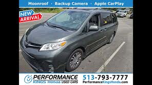Toyota Sienna XLE 7-Passenger FWD with Auto-Access Seat
