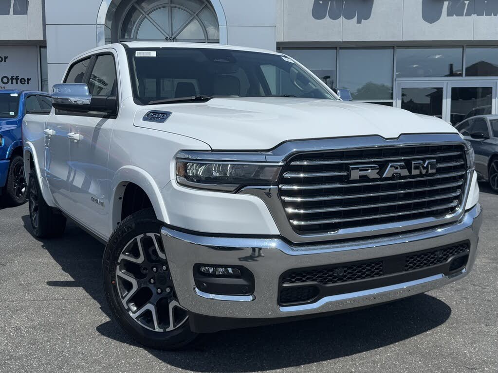 2025 RAM 1500 Laramie Crew Cab 4WD
