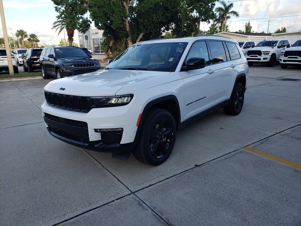 2025 Jeep Grand Cherokee L Laredo 4WD