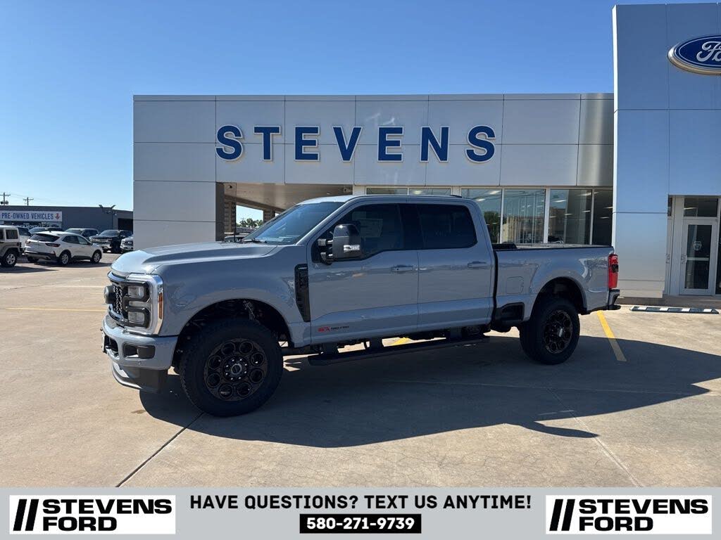 2025 Ford F-250 Super Duty Lariat Crew Cab 4WD