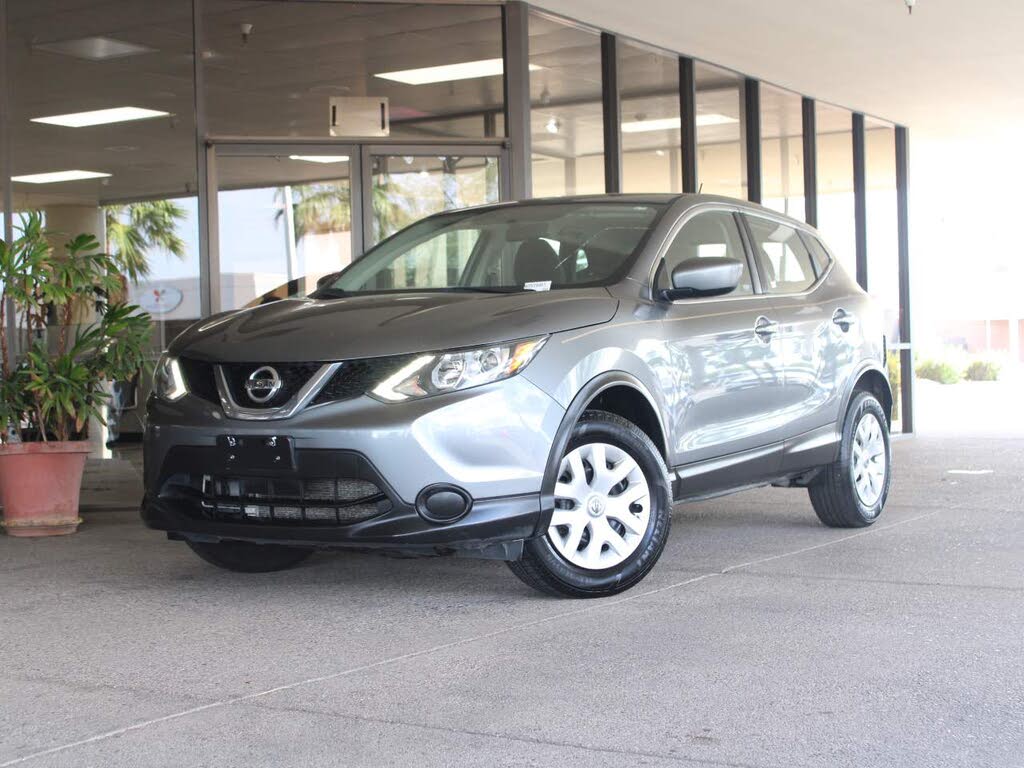 2018 Nissan Rogue Sport S FWD