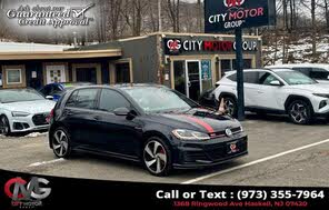 Volkswagen Golf GTI 2.0T SE 4-Door FWD