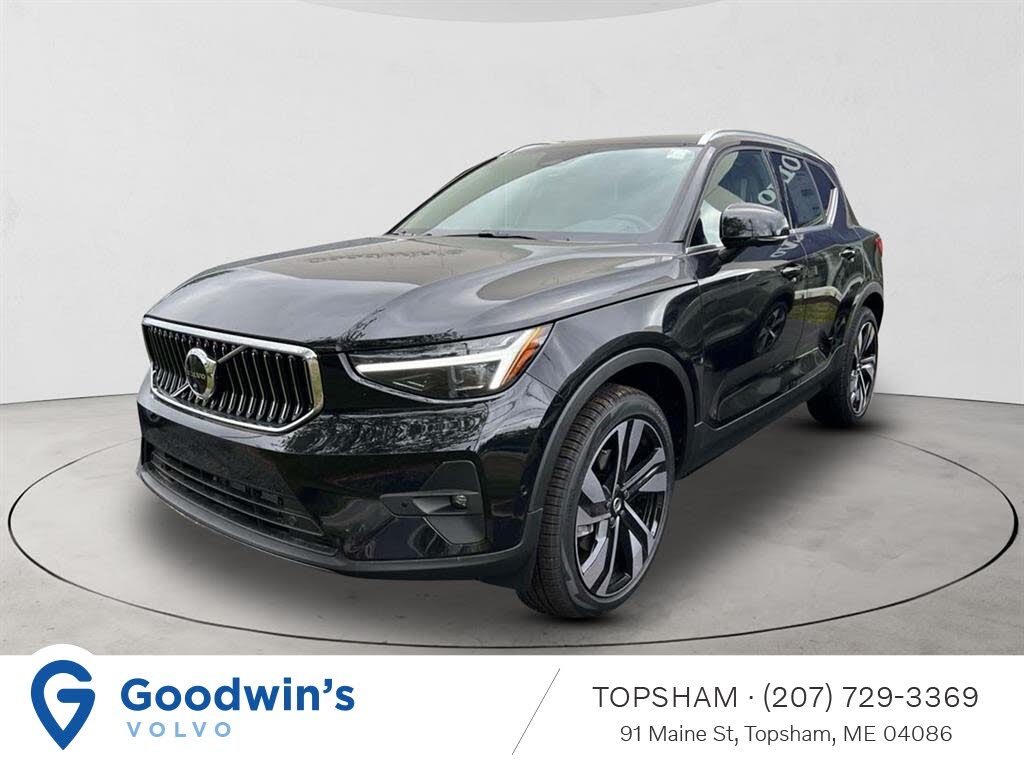 2025 Volvo XC40 B5 Ultra Bright Theme AWD