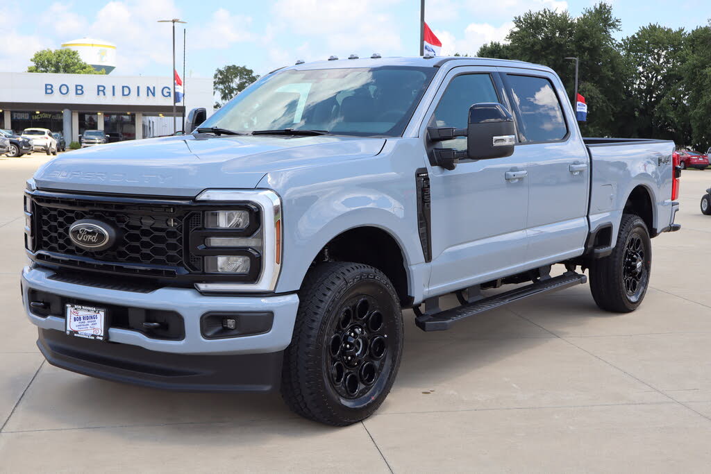 2025 Ford F-350 Super Duty Lariat Crew Cab 4WD