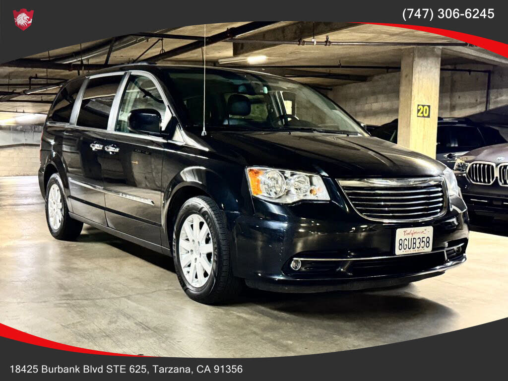 2016 Chrysler Town & Country Touring FWD