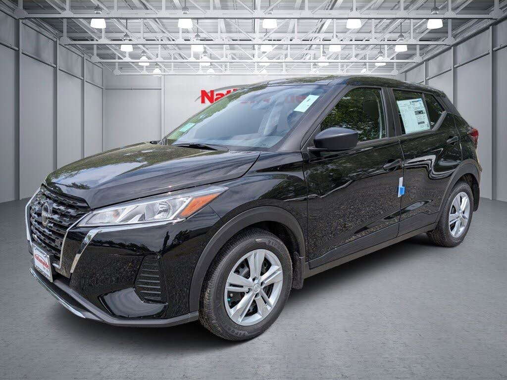 2025 Nissan Kicks Play S FWD