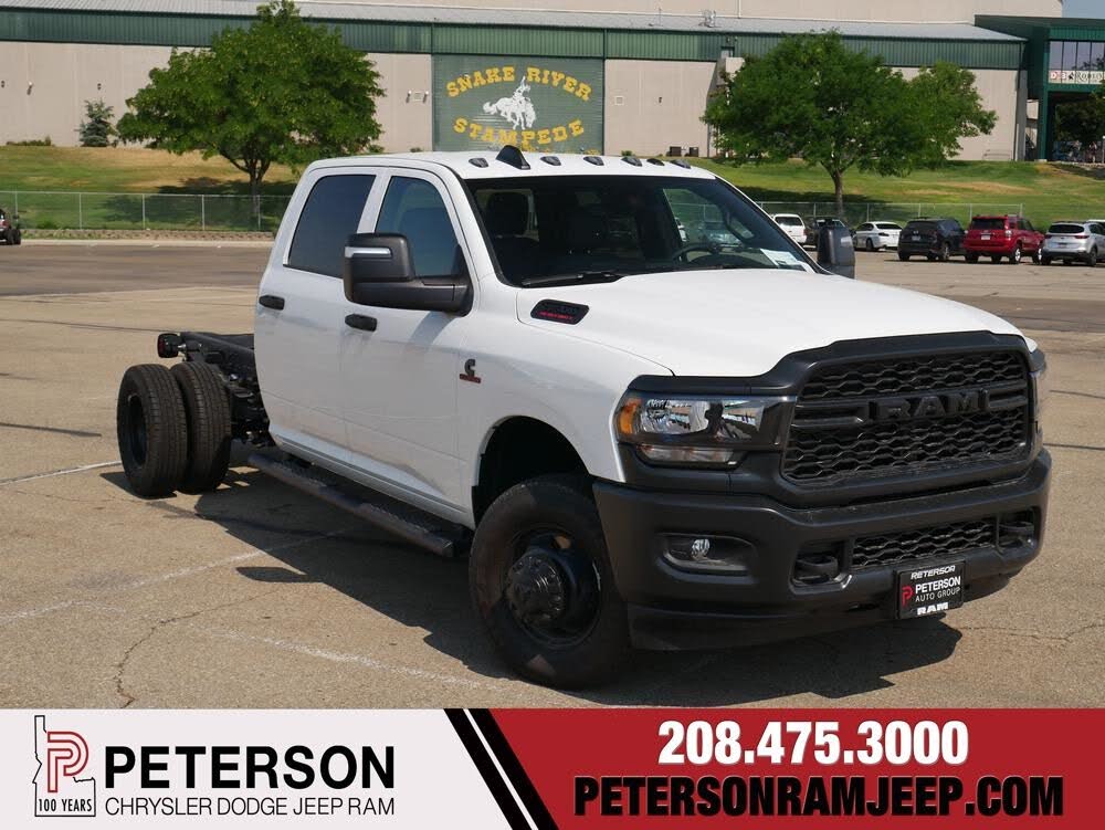 2024 RAM 3500 Chassis Tradesman Crew Cab LB DRW RWD