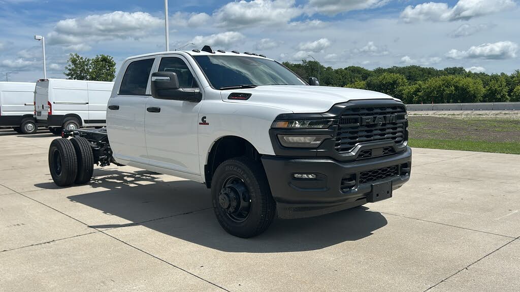 2025 RAM 3500 Chassis Tradesman Crew Cab LB DRW 4WD