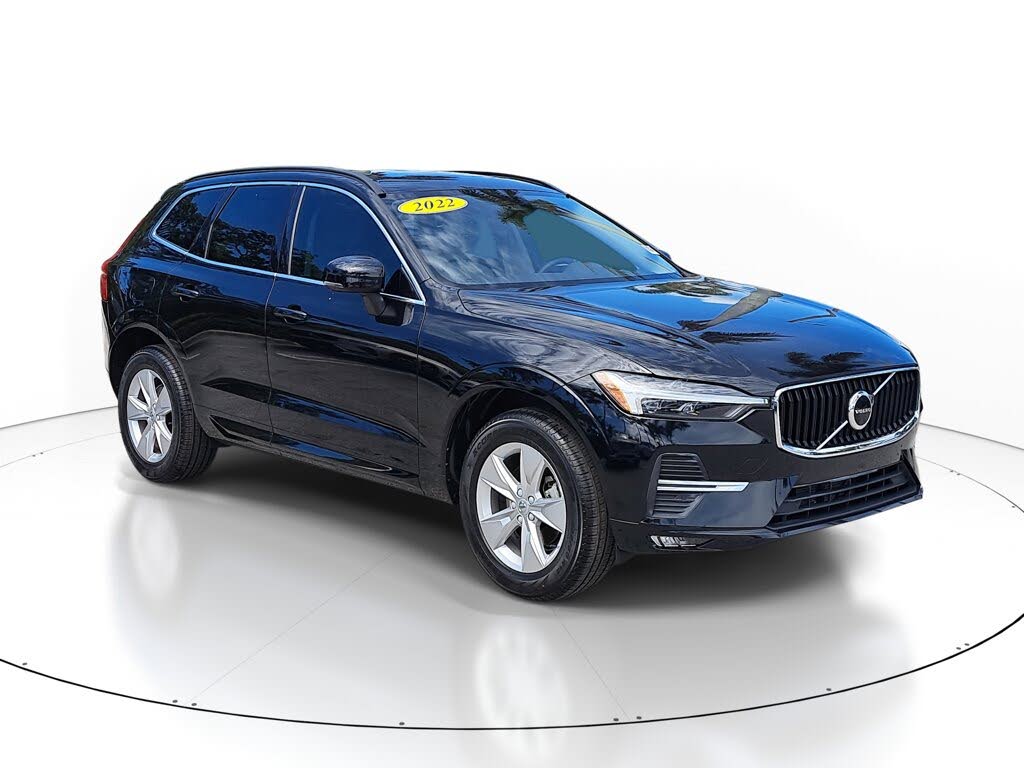 2022 Volvo XC60 B5 Momentum FWD