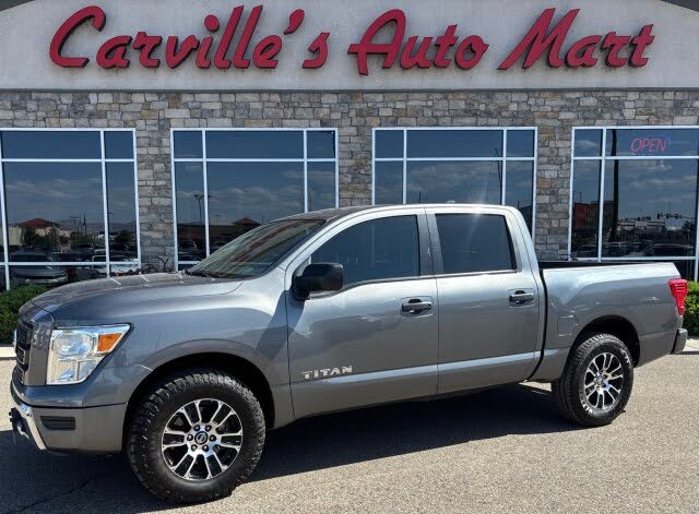 2022 Nissan Titan SV Crew Cab 4WD