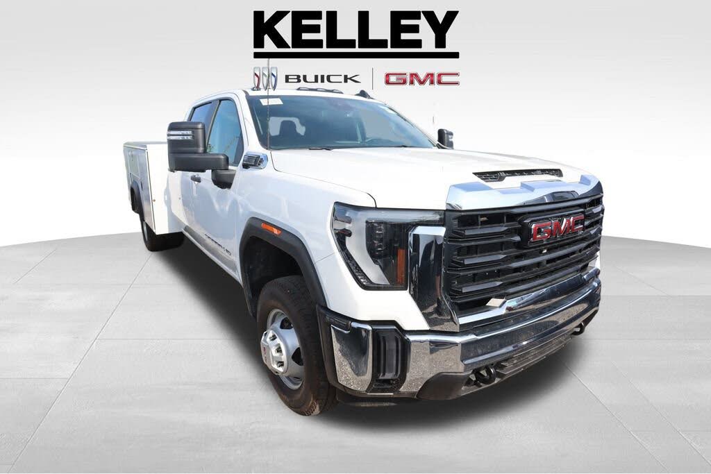2025 GMC Sierra 3500HD Chassis Pro Crew Cab 4WD